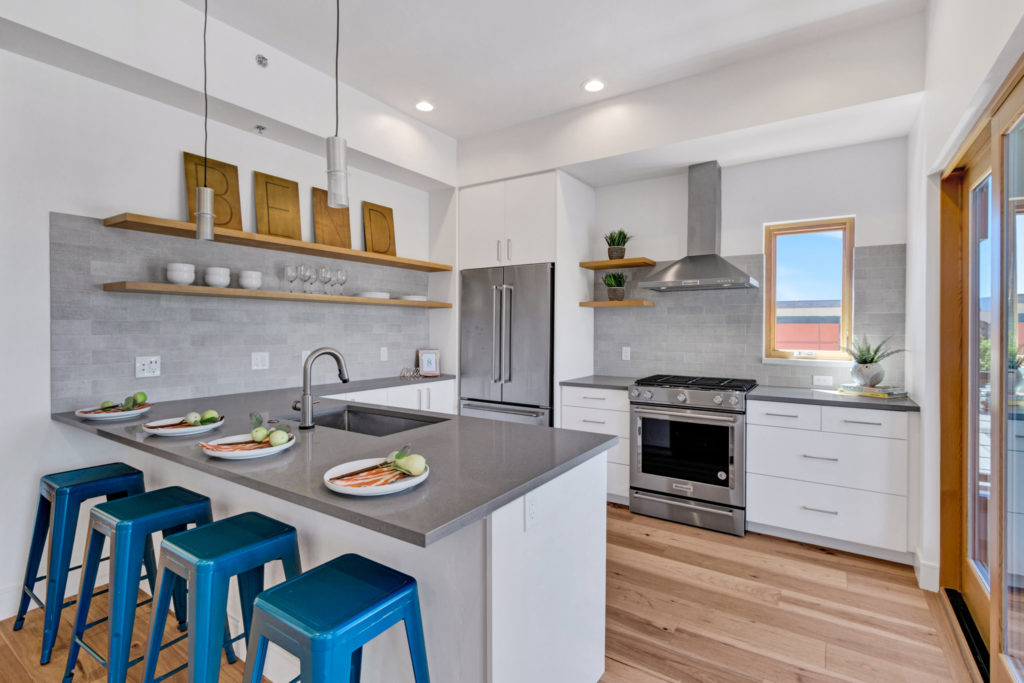 modern kitchen in this northwest crossing executive rental