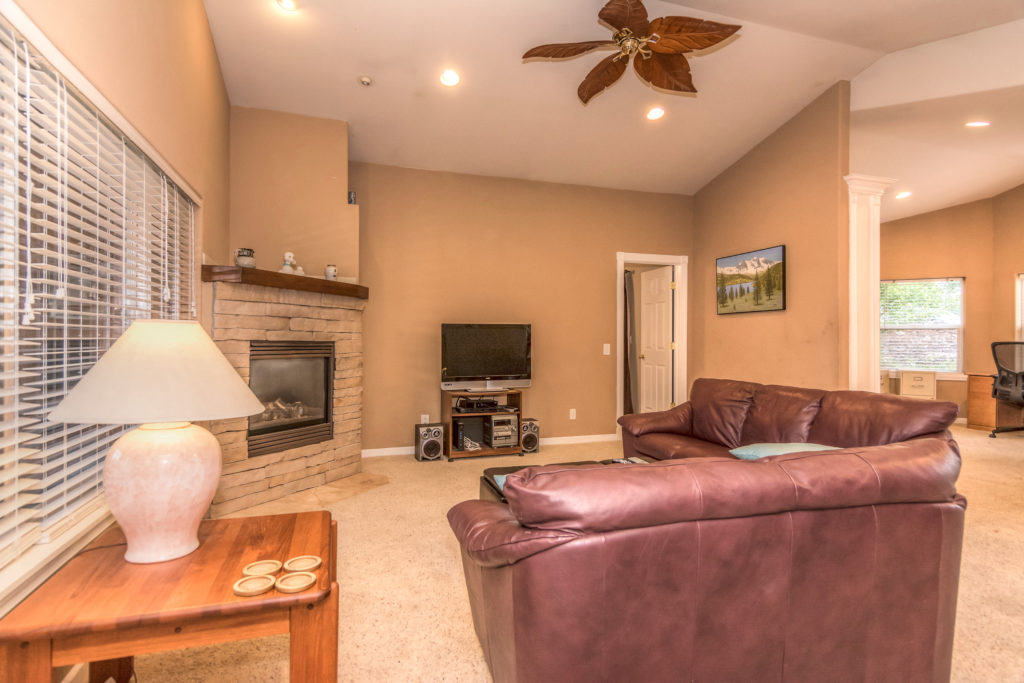 living room in NE Bend executive rental