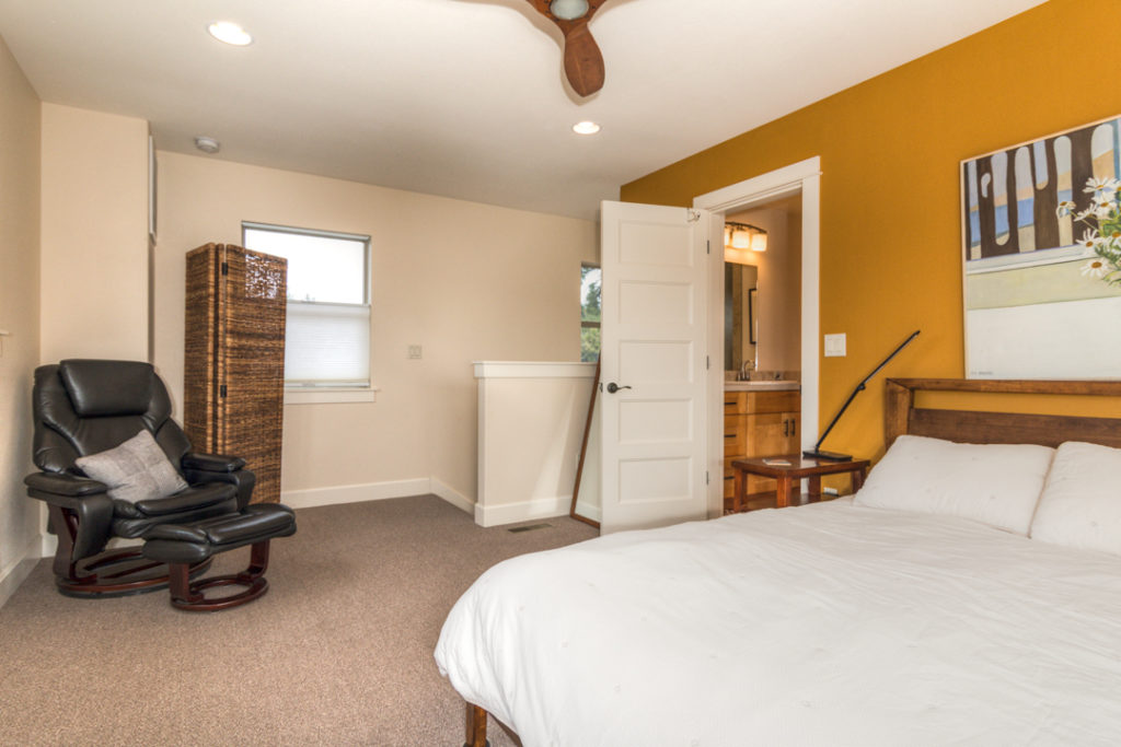 Primary bedroom in furnished home on Mount Washington in NWX