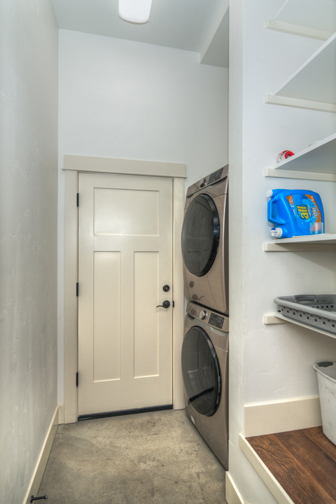 Laundry room in Furnished Mid-town Bend Rental with Storage