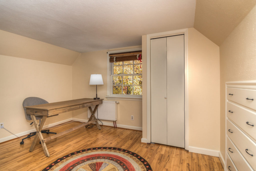 office of furnished executive rental in Bend