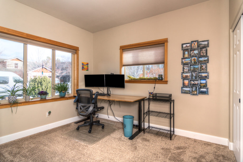 Office in furnished executive rental