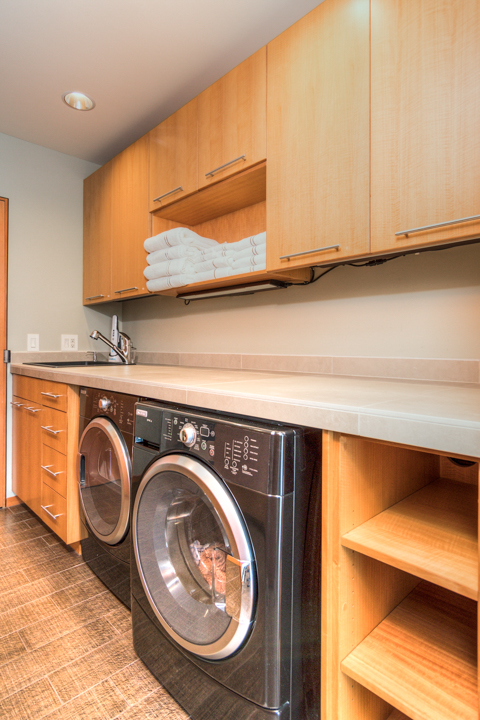 Laundry room in downtown Bend executive rental