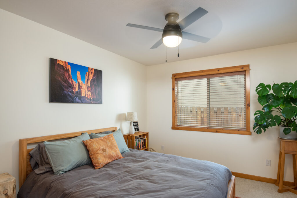 Guest bedroom in southwest Bend furnished short term rental