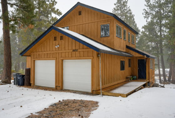 Single level furnished home in Bend South