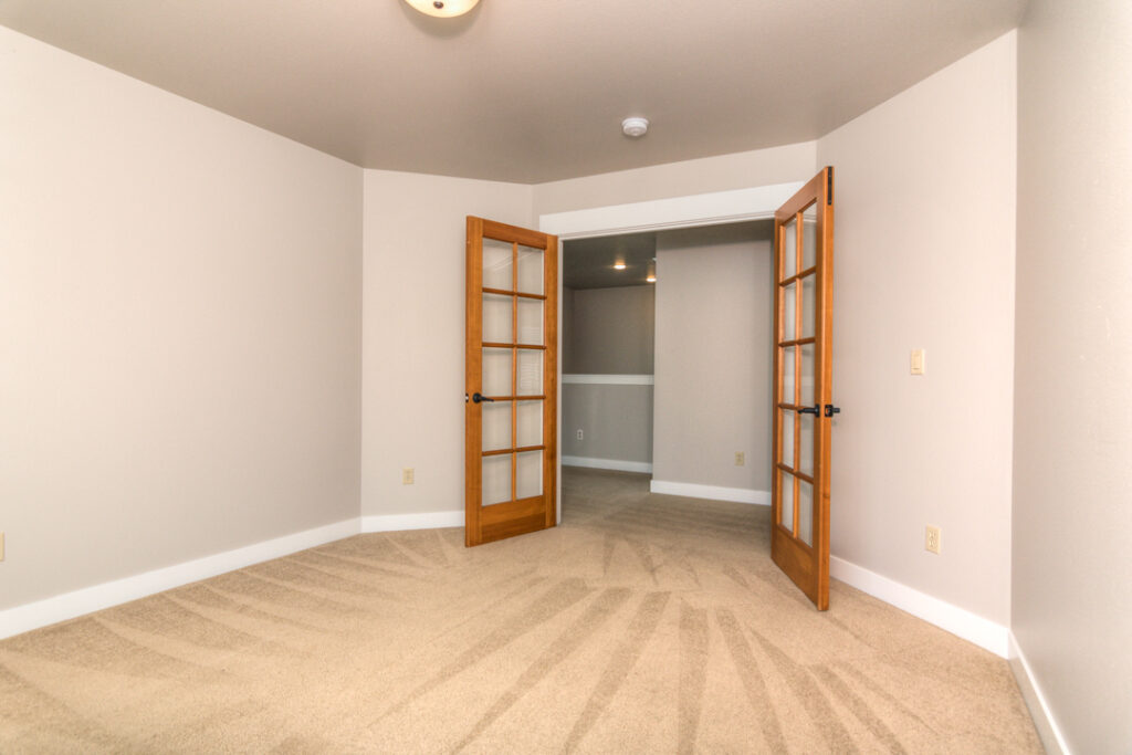 This rental in the Sagewood neighborhood of SW Bend also has an office.