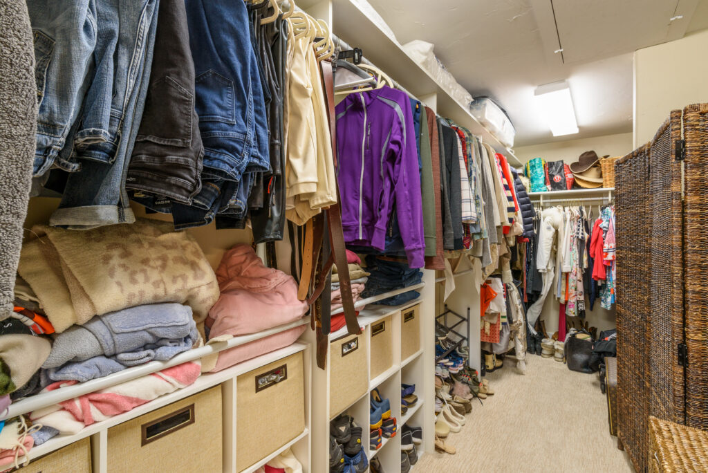 This Franklin Crossing downtown Bend rental has a huge walk in closet.